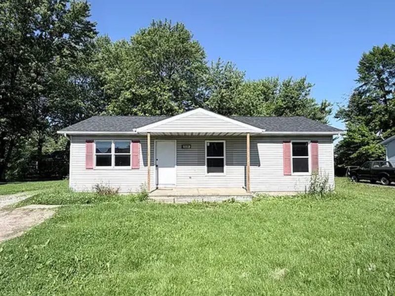 Front exterior of a single-storey Yoak Properties rental home